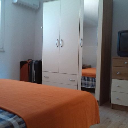Apartment Luka Gornji Karin Ruang foto