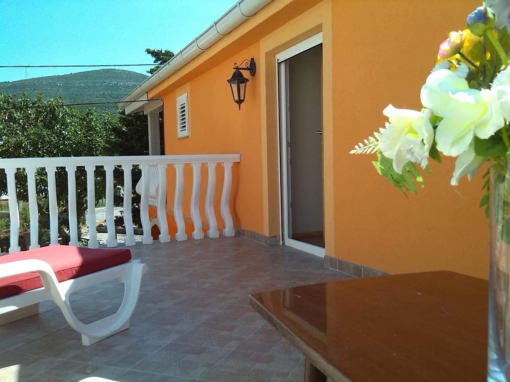 Apartment Luka Gornji Karin Ruang foto
