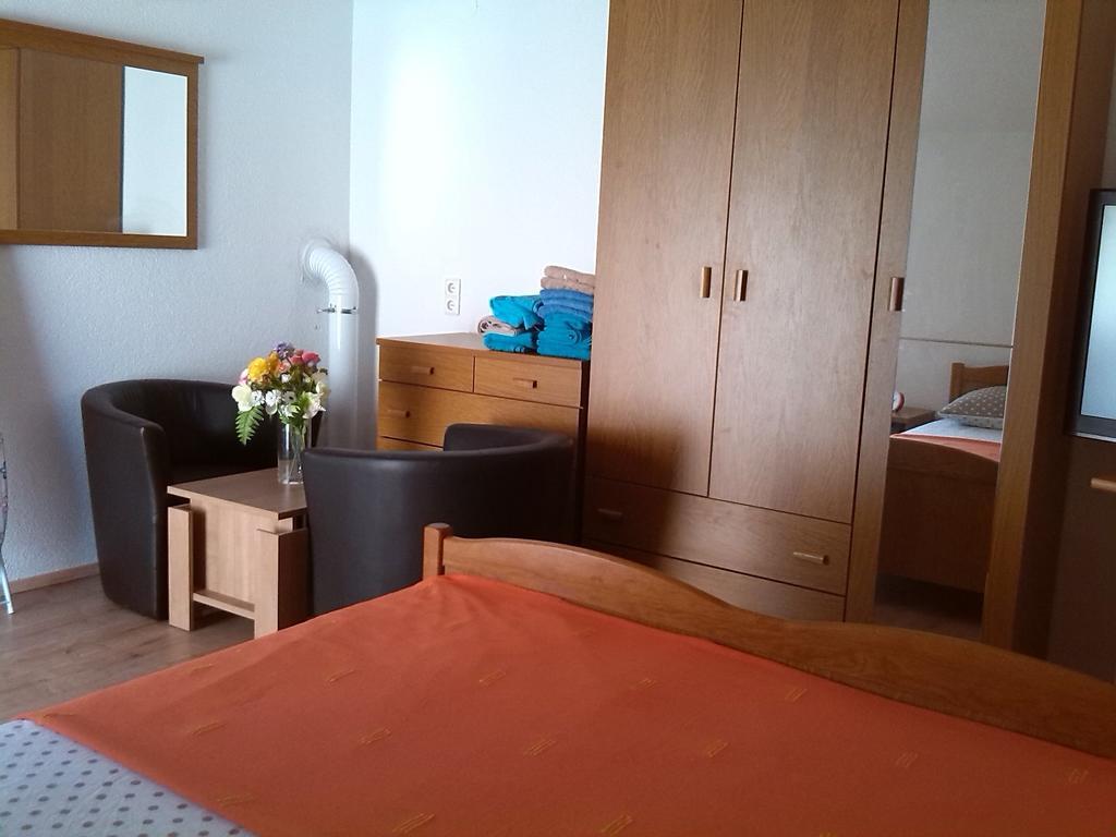 Apartment Luka Gornji Karin Ruang foto