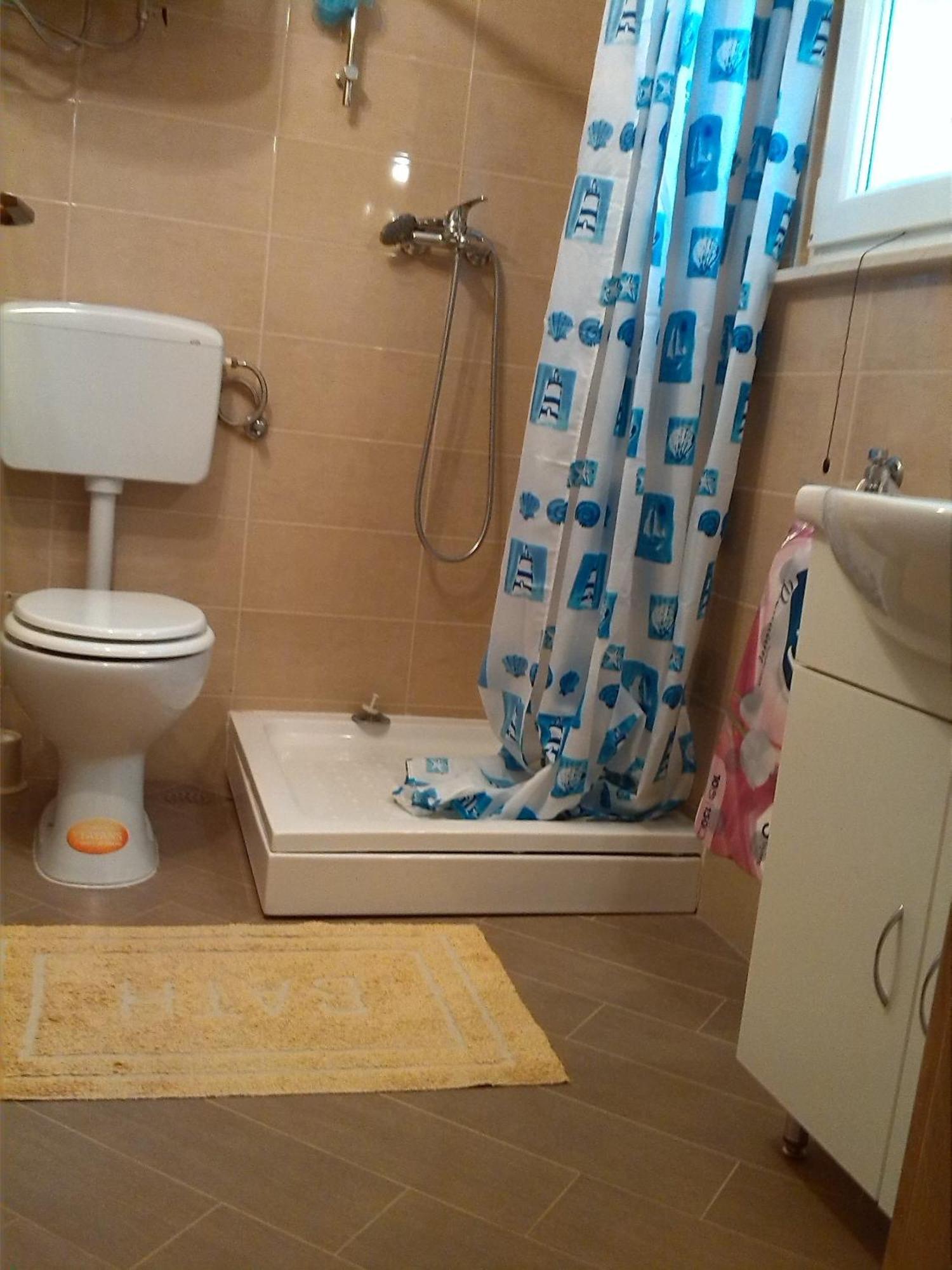 Apartment Luka Gornji Karin Ruang foto