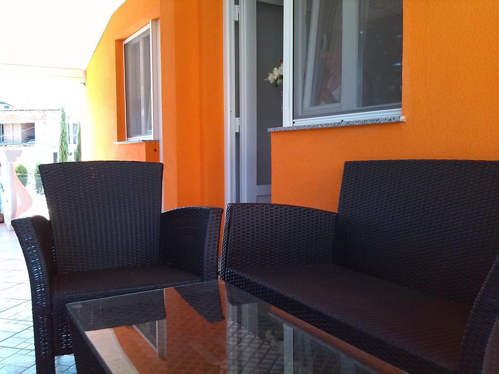 Apartment Luka Gornji Karin Ruang foto